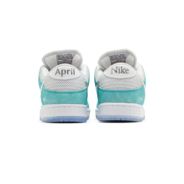 Dunk Low SB April Turbo Green - Imagen 2